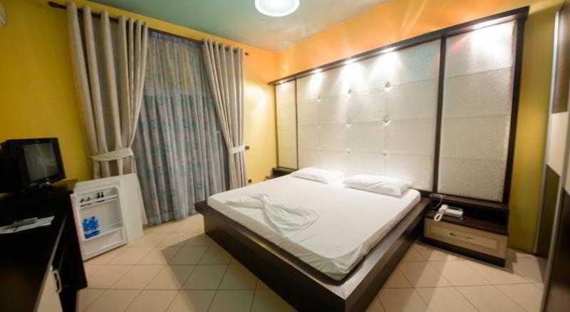 Hotel Vivas Δυρράχιο Εξωτερικό φωτογραφία
