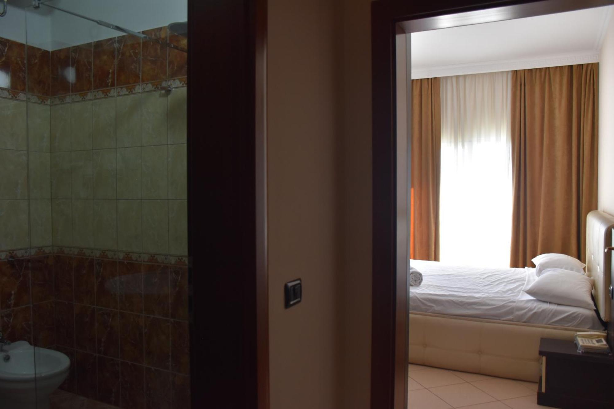 Hotel Vivas Δυρράχιο Εξωτερικό φωτογραφία
